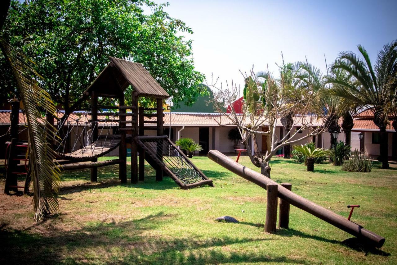 Villa De Holanda Parque Hotel Holambra Buitenkant foto